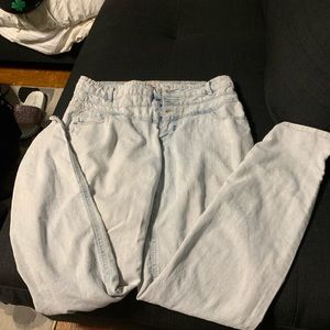 ! Blue whitish jeans!